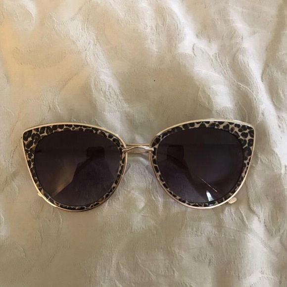 Betsey Johnson Accessories - Besty Johnson Sunnies